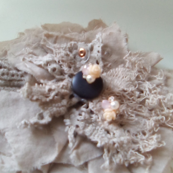 Trendy Ear Stud Trio Bling Insect Earrings - Picture 3 of 13